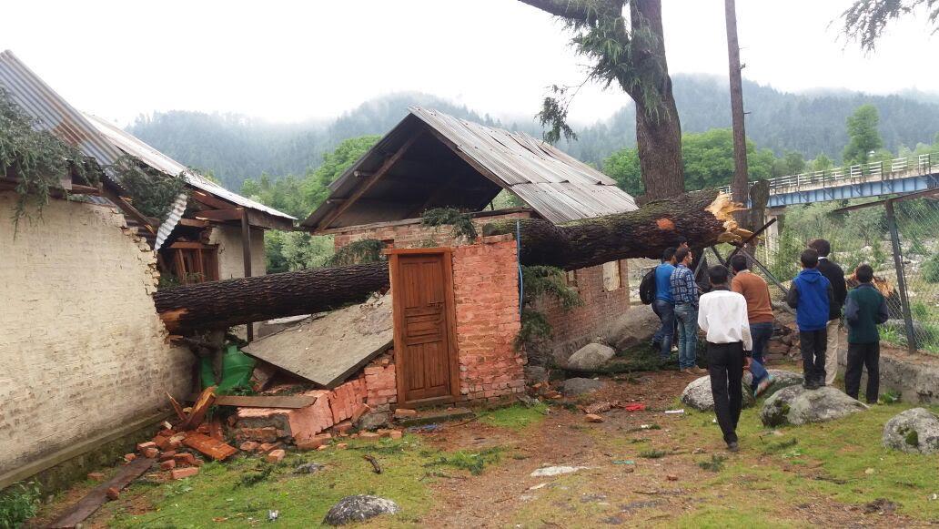 Army man among two killed due to windstorm in Baramulla